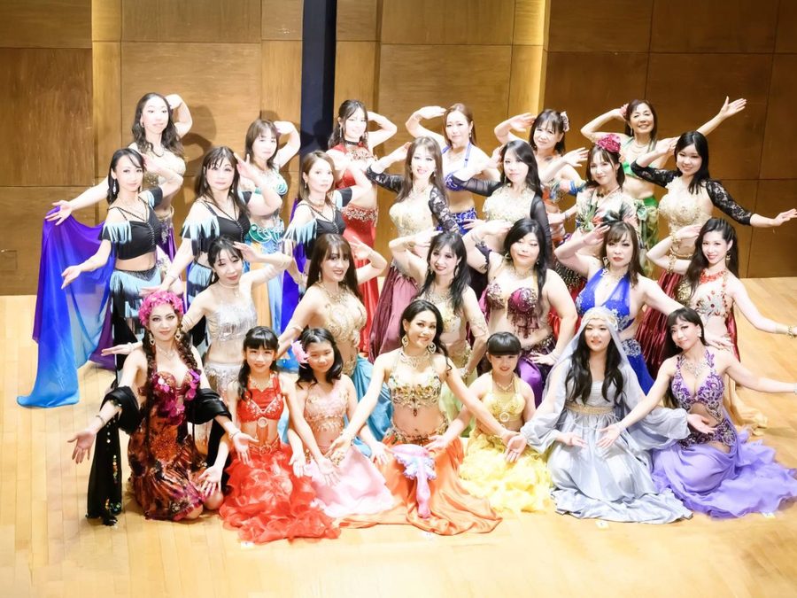 mikkoベリーダンススクールの集合写真