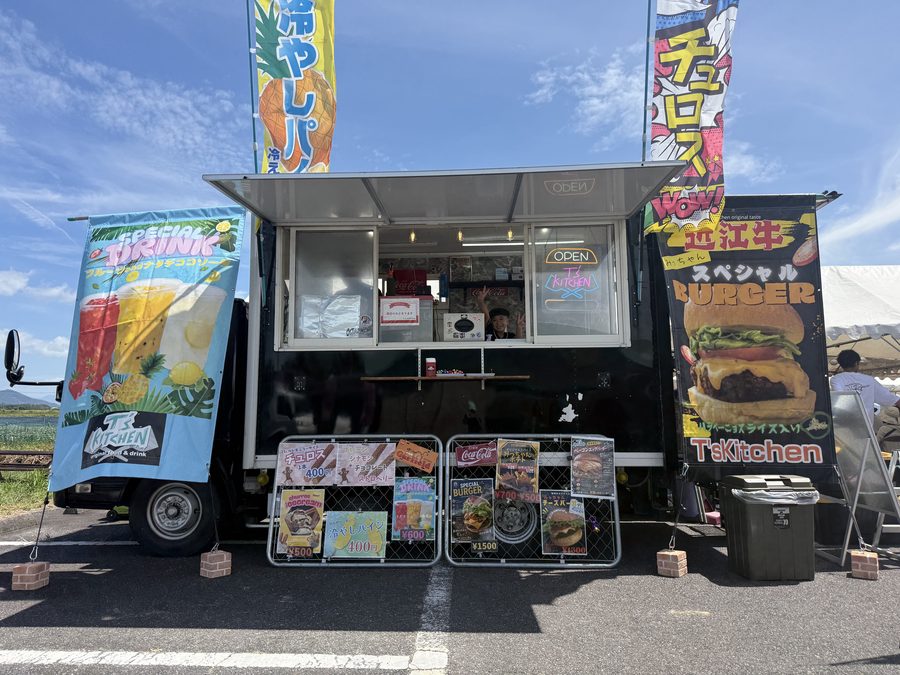 T's Kitchenのキッチンカー